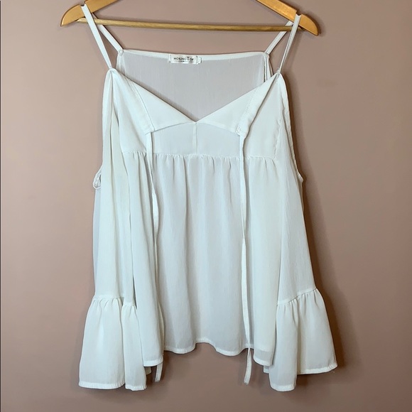 FLOWY WHITE COLD SHOULDER TOP!! - Picture 2 of 9